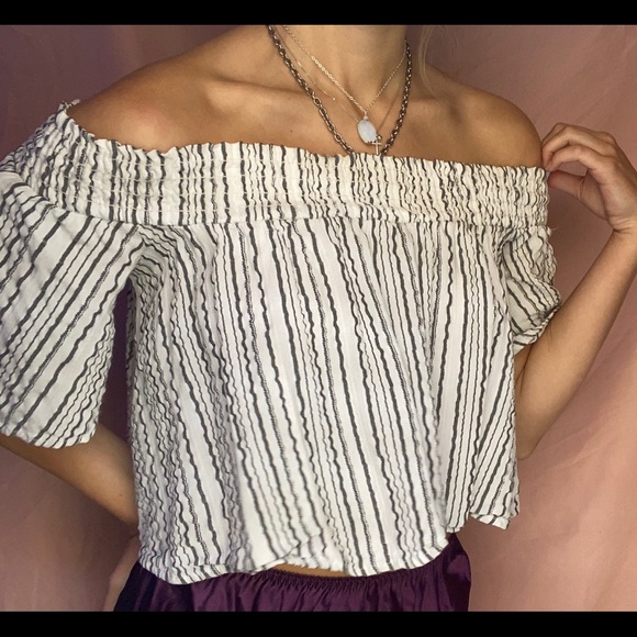Urban Outfitters White off the shoulder top - Picture 3 of 3